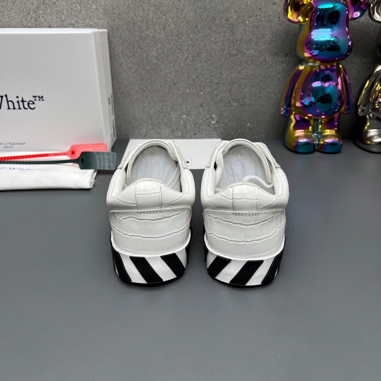 OFF-Whlte Arrow leather sneakers#36