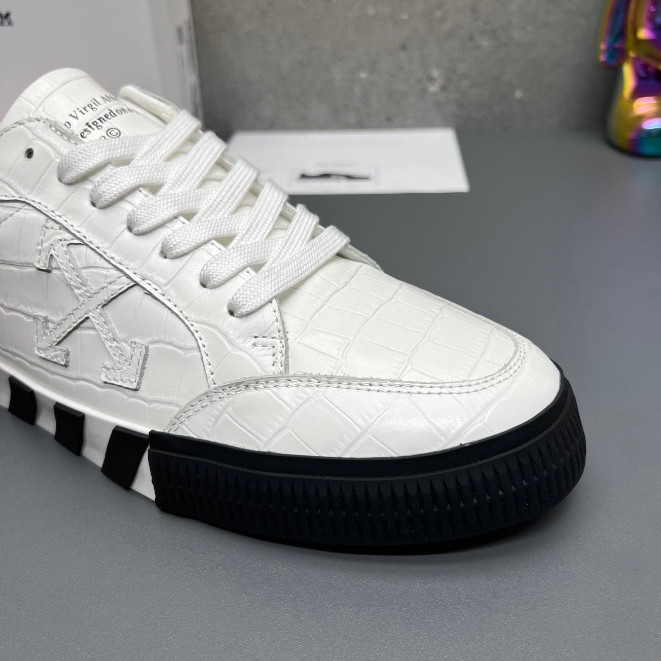 OFF-Whlte Arrow leather sneakers#36