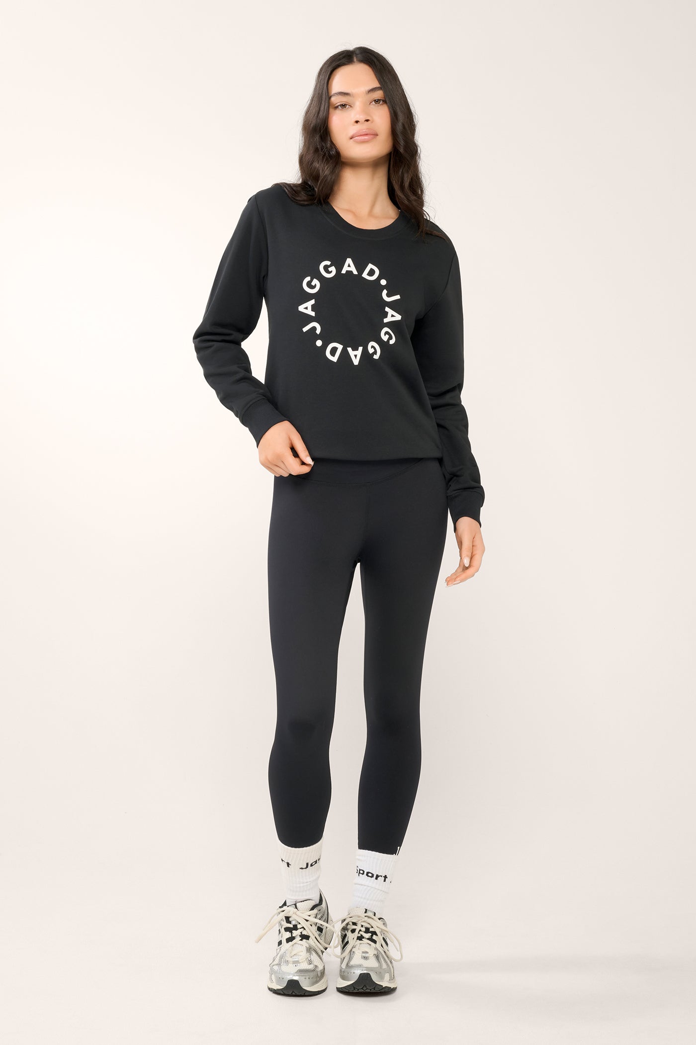 CLASSIC CIRCLE SWEATER BLACK