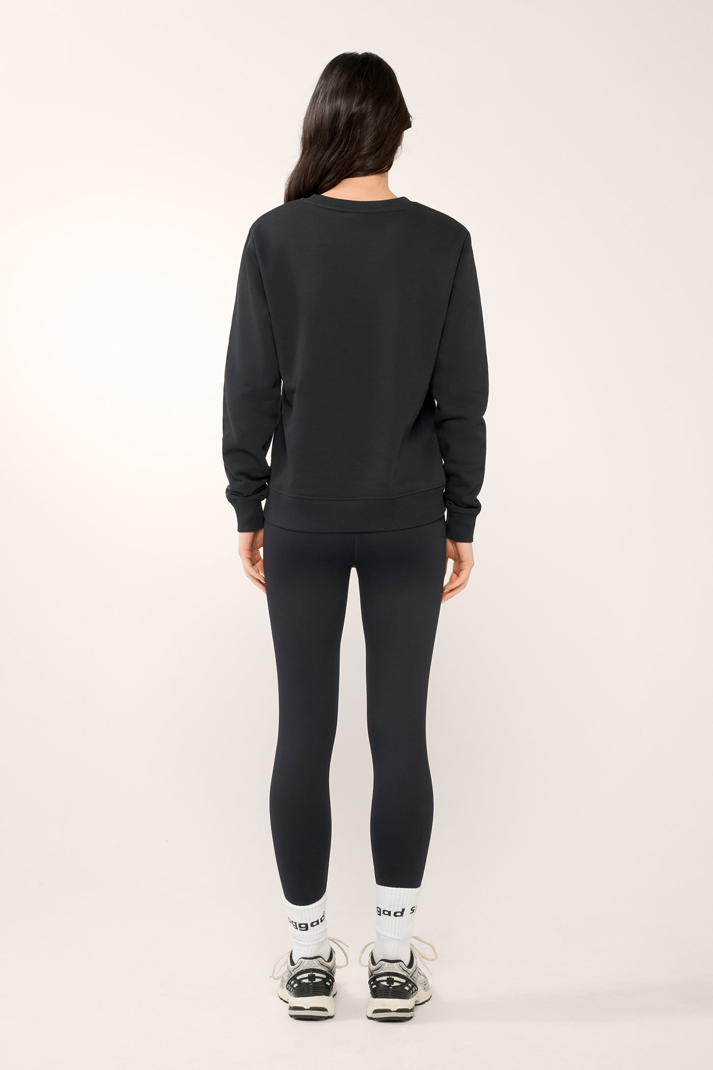 CLASSIC CIRCLE SWEATER BLACK