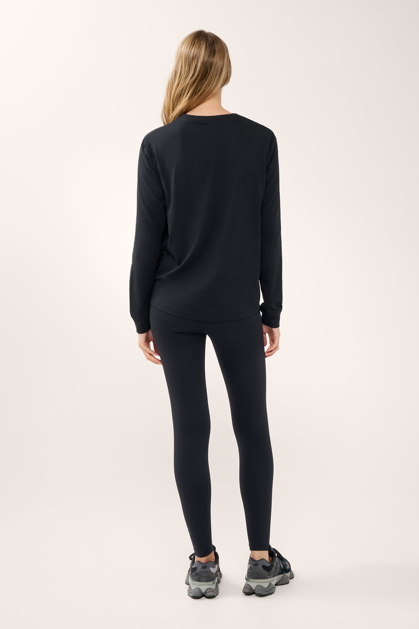 CLASSIC KEYLINE LONG SLEEVE TEE BLACK GOLD LOGO