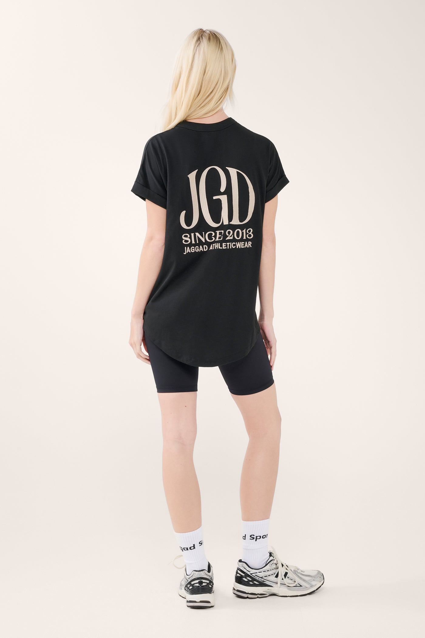 PEARL CITY CUFFED SLEEVE TEE BLACK