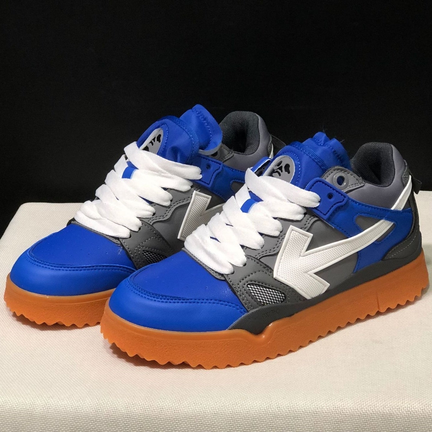 OFF-Whlte Arrow Logo Leather Sneakers #39